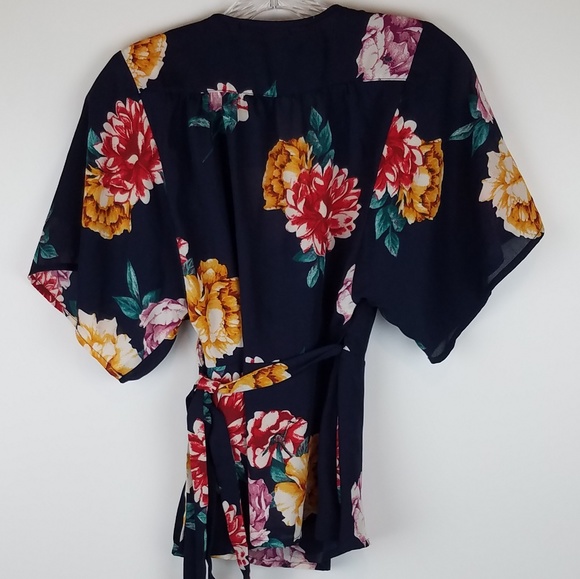 GIBSON | FLORAL WRAP SHIRT - Picture 3 of 8